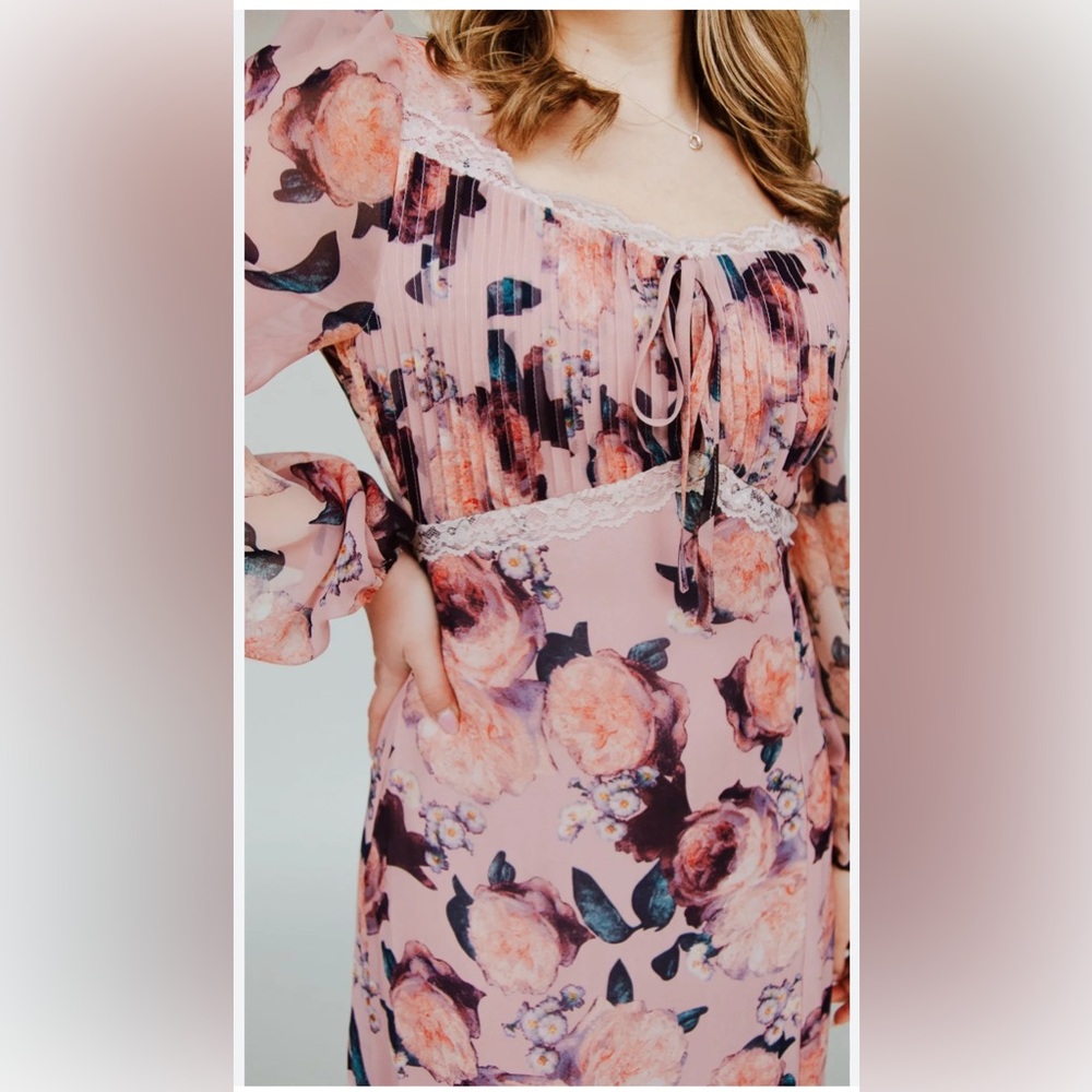Piper & Scoot Vienna Floral Patterned Dress in Rose, size Large - Picture 2 of 5